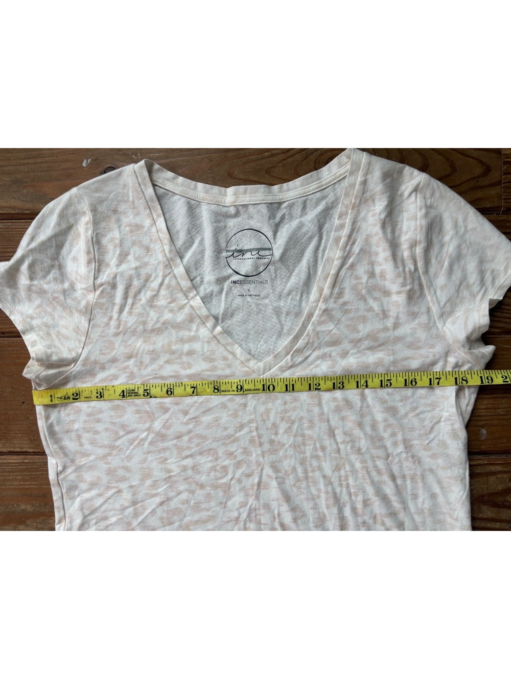 INC International Concepts INC Essentials Pink Animal Print V-Neck Tee Large - Picture 5 of 7